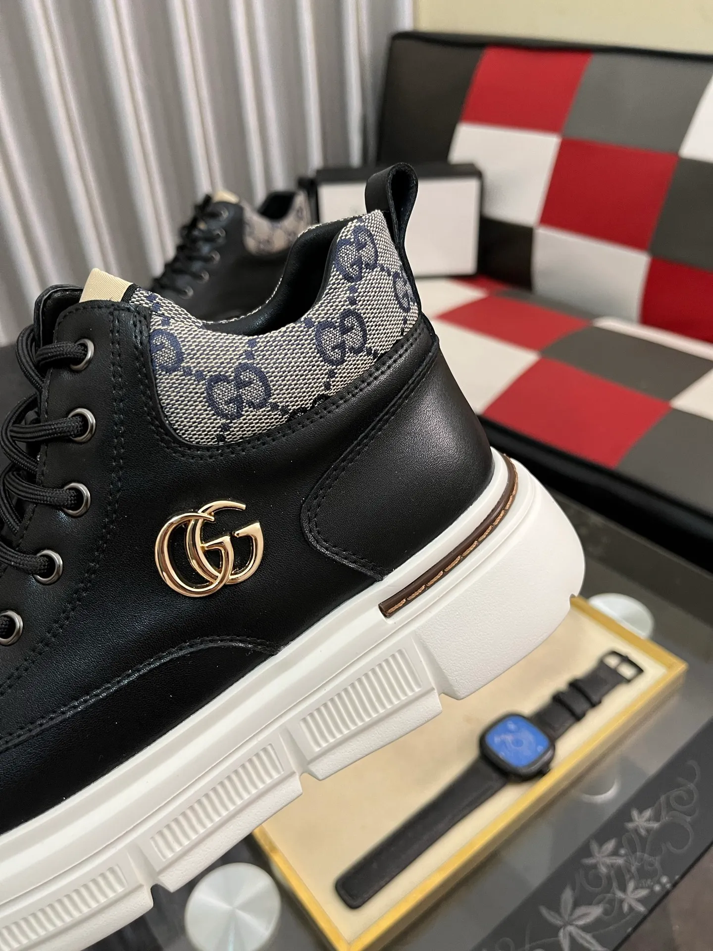 Men's shoes💰440⌚️⌚️[GUCCI] Gucci men's casual shoes are absolutely popular🔥The ultimate matching item for trendy men! The charm of super texture is irresistible, the main recommendation, the flower leather color is bright! The upper is made of high-quality cowhide + breathable fabric, sheepskin feet, wear-resistant rubber sole, noble and elegant! Extremely comfortable🎁🎁You can be as handsome as you want💪 38-442️⃣colors available